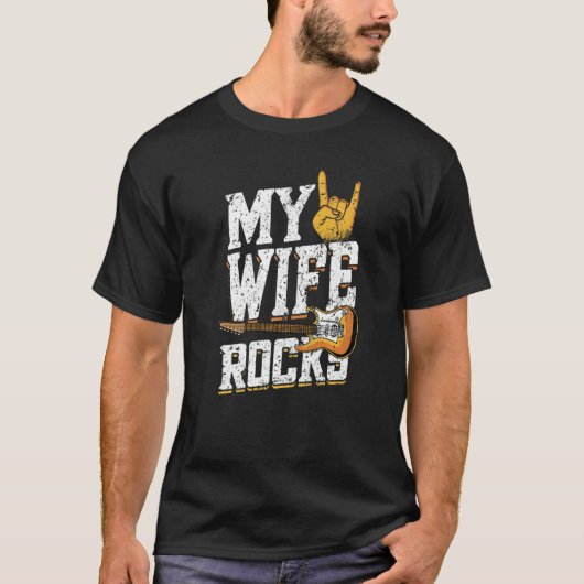 Mannen Mijn vrouw Rocks Electronic Rock Guitar T-shirt (Voorkant)