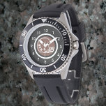 Mannen Monogram Footballs helm horlogeband Horloge<br><div class="desc">Personaliseer dit mannen moderne sportieve horloge met een bruine footballs helm in het midden en zwart-witte accenten. Bewerk de letters in de eenvoudige Zazzle editor. Veel andere bezel- en bandstijlopties beschikbaar om uit te kiezen en verder aan te passen om het een geschenk te maken voor elk man, vrouw of...</div>
