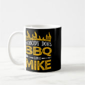 Mannen niemand doet BBQ zoals Mike Koffiemok (Links)