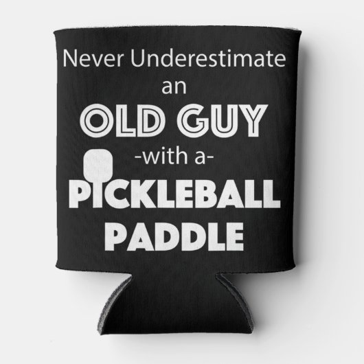 Mannen Onderschat nooit een oude man met een Pickl Blikjeskoeler (Voorkant)