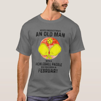 Mannen onderschatten het oude Man nooit met Pickle T-shirt