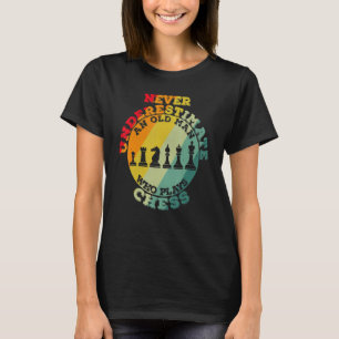 Mannen onderschatten nooit een oud Man dat speelt T-shirt