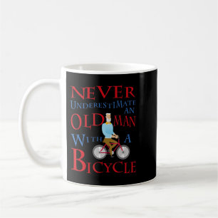 Mannen onderschatten nooit een oud Man met een boo Koffiemok