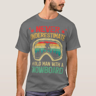 Mannen onderschatten nooit een oud Man met een sne T-shirt