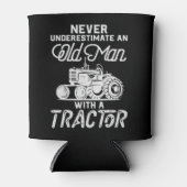 Mannen onderschatten nooit een oud Man met een tre Blikjeskoeler (Voorkant)