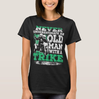 Mannen onderschatten nooit een oud Man met een tri T-shirt
