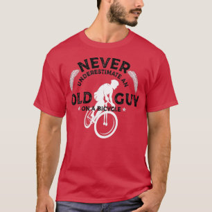 Mannen onderschatten nooit een oude man op een fie t-shirt