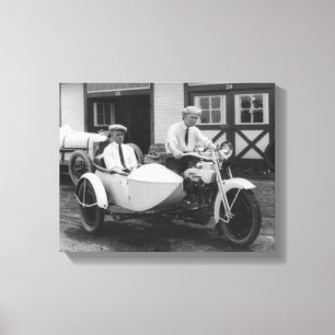 Mannen op Harley Davidson-motorfiets met Sidecar Canvas Afdruk