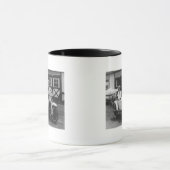 Mannen op Harley Davidson-motorfiets met Sidecar Mok (Midden)