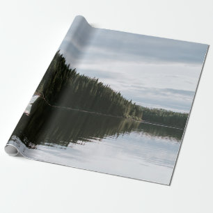 MANNEN OP MOTORBOAT ONDER CLOUDY SKY CADEAUPAPIER
