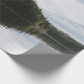 MANNEN OP MOTORBOAT ONDER CLOUDY SKY CADEAUPAPIER (Hoek)