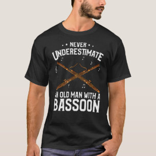 Mannen opa Basson Player Old Man die Ba speelt T-shirt