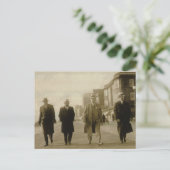 Mannen over stad briefkaart (Staand voorkant)