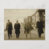 Mannen over stad briefkaart (Voorkant)