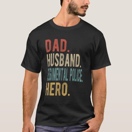 Mannen pap Husband Regimental Police Hero T-shirt (Voorkant)