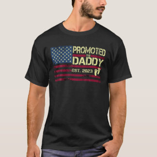 Mannen promoot naar papa EST 2023 -  - Amerikaans T-shirt