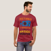 Mannen radio-operator in ruste motorverlichting t-shirt (Voorkant volledig)