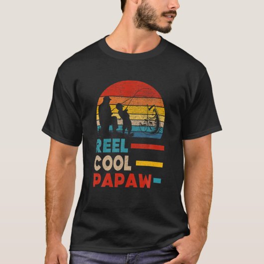 Mannen Reel Cool Papaw Fisherman T-shirt (Voorkant)