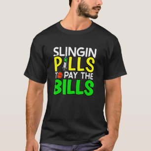 Mannen slingin pillen om de Bills Pharmacy Tech te T-shirt