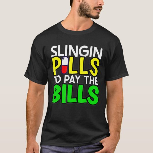 Mannen slingin pillen om de Bills Pharmacy Techno T-shirt (Voorkant)