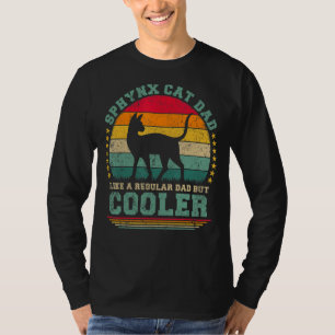 Mannen sphynx kat pap als een gewone vader, maar k t-shirt