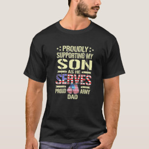 Mannen steun aan mijn zoon terwijl hij trotse lege t-shirt