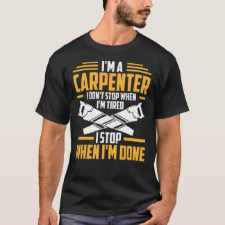 Mannen timmerlieden werken totdat ze timmerman zij t-shirt