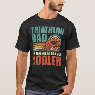 Mannen triatlon vader als een gewone vader, maar k t-shirt