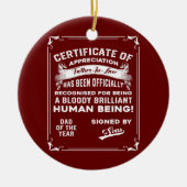 Mannen vader krijgt cadeau van pseudo-rechtsaf keramisch ornament (Voorkant)