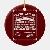 Mannen vader krijgt cadeau van pseudo-rechtsaf keramisch ornament (Achterkant)