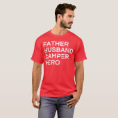 Mannen Vader Man Camper Hero Inspirerend vuur T-shirt (Voorkant volledig)