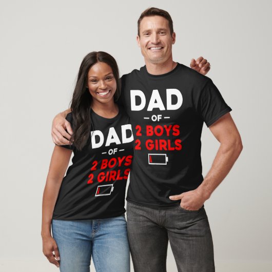 Mannen vader van 2 jongens 2 meisjes laag batterij t-shirt (Unisex)