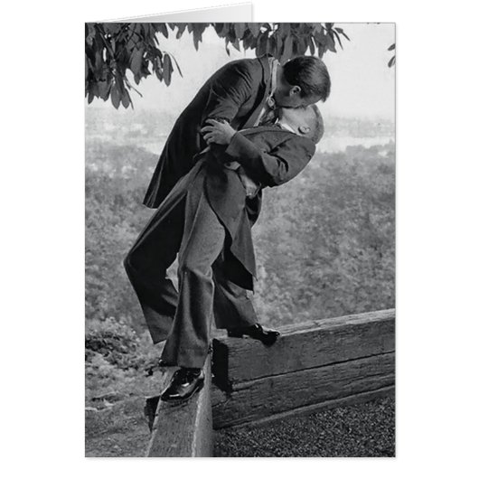 Mannen van homoseksuelen zoenen op de rand (Voorkant)