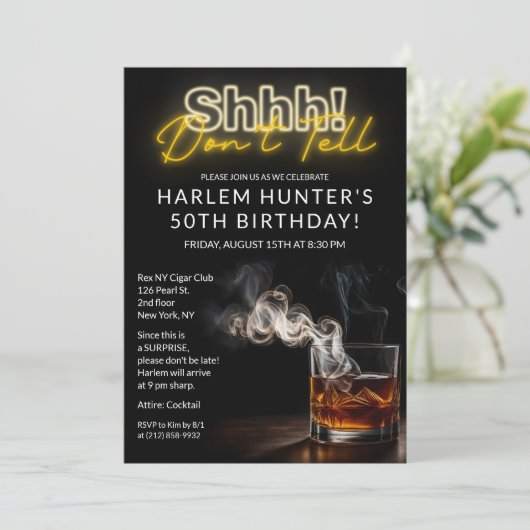 Mannen Verrassingsrook & Whiskey Verjaardag Kaart (Staand voorkant)