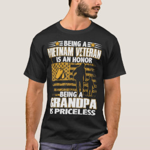 Mannen Viëtactische veteraan is een eerbetoon aan  T-shirt