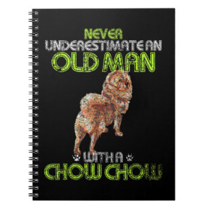 Mannen Vintage onderschat nooit een oud Man met ee Notitieboek