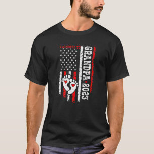 Mannen vlag van de VS, bevorderd tot opa Oost 2023 T-shirt