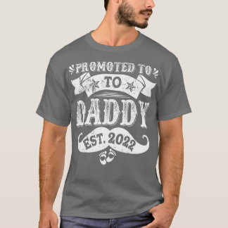 Mannen voor de eerste keer in 2022 gepromoot bij p t-shirt