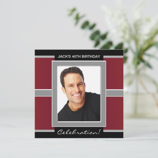 Mans rood en zwart verjaardagsfeest kaart (Staand voorkant)