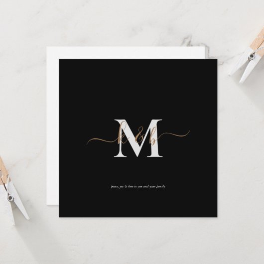 Manuscript Gold & Grey Monogram met Kerstmis Kaart (Voorkant / Achterkant in situ)