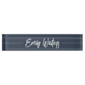 Manuscript in Navy & White Sketched Cursive Naambordje (Voorkant)