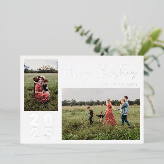 Manuscript Merry Kerstne Twee Familie Foto Zilver Folie Feestdagenkaart (Staand Voorkant)
