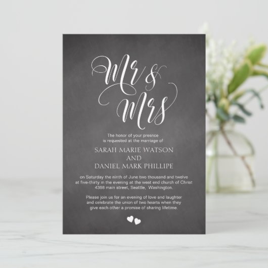 Manuscript Mr & Mrs Wedding Invite Chalkboard Kaar Kaart (Staand voorkant)