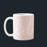 Manuscript Naam Chic Personalized Mug Pastel Peach Koffiemok<br><div class="desc">Pastel roze/perzikkleurige mok met een aangepaste naam in een modern,  elegant scriptlettertype. Geweldig als verjaardag,  huisopwarming of bruidsmeisje cadeau.</div>