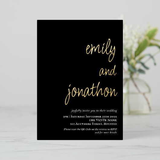 Manuscript Names QR Code Weddenschap Black Luxury Folie Uitnodiging (Staand Voorkant)