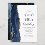 Manuscript Navy Blue Gold Agate 30th Birthday Kaart<br><div class="desc">De linkerrand van deze elegante,  moderne verjaardagsfeestuitnodiging is voorzien van een blauw-marinekliergrens met een gouden faux glitter. De aanpasbare tekst combineert een gouden kleurig script en maakt serif fonts op een witte achtergrond. De achterzijde is voorzien van een bijpassend blauw en goudvormig ontwerp.</div>