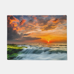 Manyar Beach op zonsopgang Deurmat