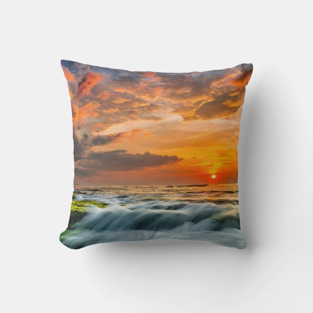 Manyar Beach op zonsopgang Kussen (Voorkant)