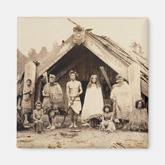 Maori Family, Nieuw-Zeeland, c.1880s (albumen prin Magneet (Voorkant)