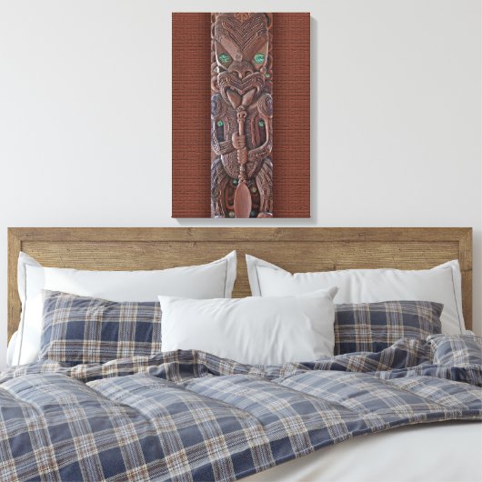 Maori Kahungunu Carving Canvas Afdruk (Insitu (Slaapkamer))